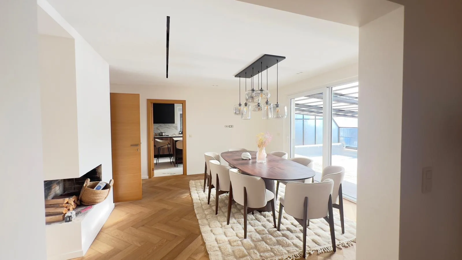 Salle à manger d'un logement géré par La Conciergerie Monnier